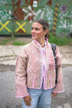 Lade das Bild in den Galerie-Viewer, Kurze Kantha-Jacke