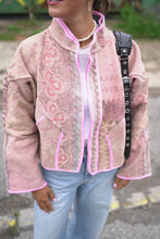 Lade das Bild in den Galerie-Viewer, Kurze Kantha-Jacke