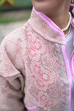 Lade das Bild in den Galerie-Viewer, Kurze Kantha-Jacke