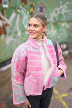 Lade das Bild in den Galerie-Viewer, Kurze Kantha-Jacke