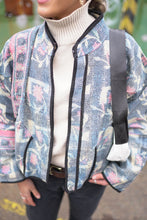Lade das Bild in den Galerie-Viewer, Kurze Kantha-Jacke