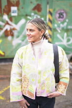 Lade das Bild in den Galerie-Viewer, Kurze Kantha-Jacke