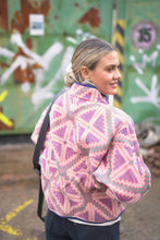 Načíst obrázek do prohlížeče Galerie, Bunda Kantha Short