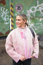 Lade das Bild in den Galerie-Viewer, Kurze Kantha-Jacke