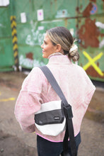 Lade das Bild in den Galerie-Viewer, Kurze Kantha-Jacke
