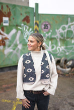 Lade das Bild in den Galerie-Viewer, Kantha Bae Weste