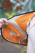 Lade das Bild in den Galerie-Viewer, Kantha Bae Weste