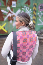 Lade das Bild in den Galerie-Viewer, Kantha Bae Weste