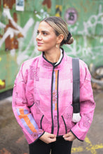 Lade das Bild in den Galerie-Viewer, Kurze Kantha-Jacke