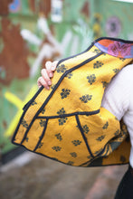 Lade das Bild in den Galerie-Viewer, Kurze Kantha-Jacke