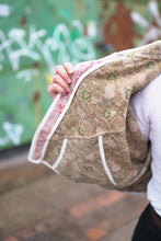 Lade das Bild in den Galerie-Viewer, Kurze Kantha-Jacke