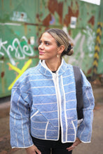 Lade das Bild in den Galerie-Viewer, Kurze Kantha-Jacke