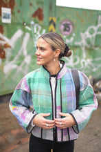 Načíst obrázek do prohlížeče Galerie, Bunda Kantha Short