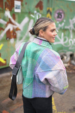 Načíst obrázek do prohlížeče Galerie, Bunda Kantha Short