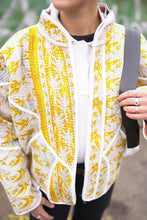 Lade das Bild in den Galerie-Viewer, Kurze Kantha-Jacke