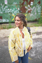 Načíst obrázek do prohlížeče Galerie, Bunda Kantha Short