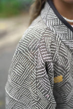 Lade das Bild in den Galerie-Viewer, Lange Kantha-Jacke