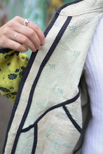 Načíst obrázek do prohlížeče Galerie, Bunda Kantha Short