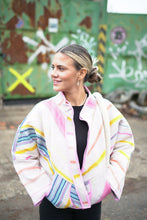 Lade das Bild in den Galerie-Viewer, Kurze Kantha-Jacke