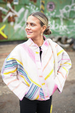 Lade das Bild in den Galerie-Viewer, Kurze Kantha-Jacke