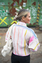 Lade das Bild in den Galerie-Viewer, Kurze Kantha-Jacke