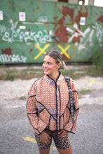Lade das Bild in den Galerie-Viewer, Kurze Kantha-Jacke
