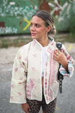 Lade das Bild in den Galerie-Viewer, Kurze Kantha-Jacke
