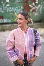 Lade das Bild in den Galerie-Viewer, Kurze Kantha-Jacke