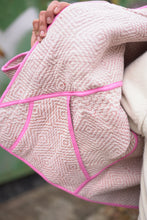 Načíst obrázek do prohlížeče Galerie, Bunda Kantha Short