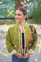 Lade das Bild in den Galerie-Viewer, Kurze Kantha-Jacke