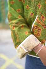 Lade das Bild in den Galerie-Viewer, Kurze Kantha-Jacke