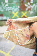 Lade das Bild in den Galerie-Viewer, Kurze Kantha-Jacke