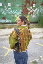 Lade das Bild in den Galerie-Viewer, Kurze Kantha-Jacke