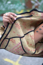 Načíst obrázek do prohlížeče Galerie, Bunda Kantha Short