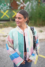 Načíst obrázek do prohlížeče Galerie, Bunda Kantha Short