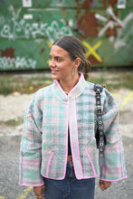 Načíst obrázek do prohlížeče Galerie, Bunda Kantha Short