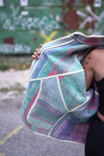 Lade das Bild in den Galerie-Viewer, Lange Kantha-Jacke