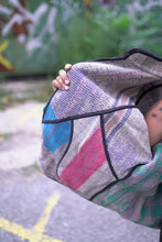 Lade das Bild in den Galerie-Viewer, Lange Kantha-Jacke