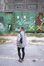 Lade das Bild in den Galerie-Viewer, Lange Kantha-Jacke