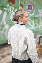 Načíst obrázek do prohlížeče Galerie, Bunda Kantha Short