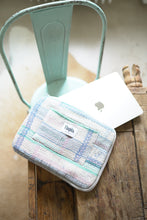 Načíst obrázek do prohlížeče Galerie, Kantha Laptop obal MacBook Air / Pro 13" - 14"
