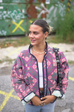 Načíst obrázek do prohlížeče Galerie, Bunda Kantha Short