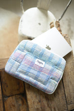 Načíst obrázek do prohlížeče Galerie, Kantha Laptop obal MacBook Air / Pro 13" - 14"