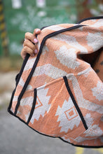 Načíst obrázek do prohlížeče Galerie, Bunda Kantha Short