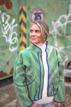 Načíst obrázek do prohlížeče Galerie, Bunda Kantha Short