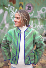 Načíst obrázek do prohlížeče Galerie, Bunda Kantha Short