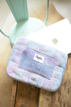 Načíst obrázek do prohlížeče Galerie, Kantha Laptop obal MacBook Air / Pro 13" - 14"