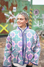Lade das Bild in den Galerie-Viewer, Kurze Kantha-Jacke