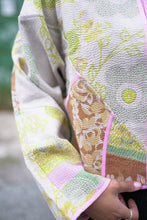 Načíst obrázek do prohlížeče Galerie, Bunda Kantha Short
