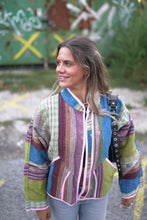 Lade das Bild in den Galerie-Viewer, Kurze Kantha-Jacke